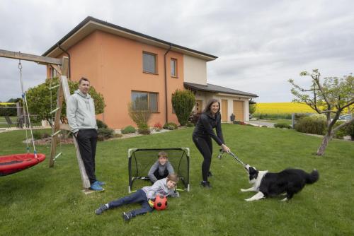 čp. 76 - Podestátovi a Lehnerová s Maxem